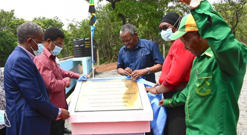 First slide [800x400]