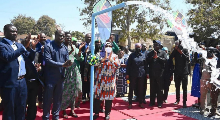 First slide [800x400]